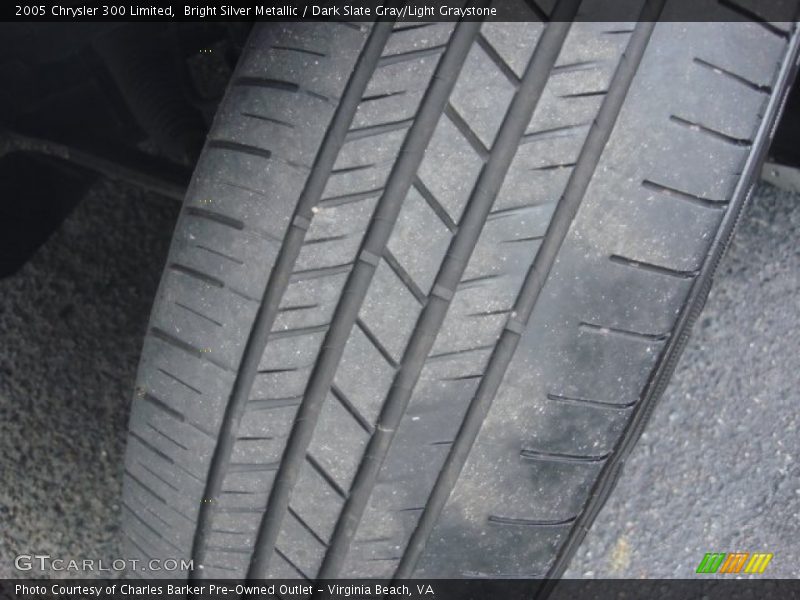 Bright Silver Metallic / Dark Slate Gray/Light Graystone 2005 Chrysler 300 Limited