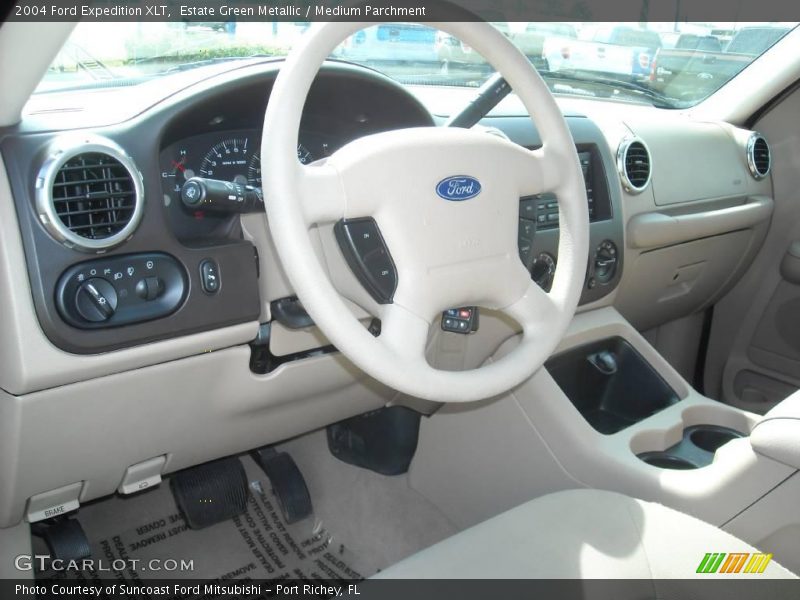 Estate Green Metallic / Medium Parchment 2004 Ford Expedition XLT