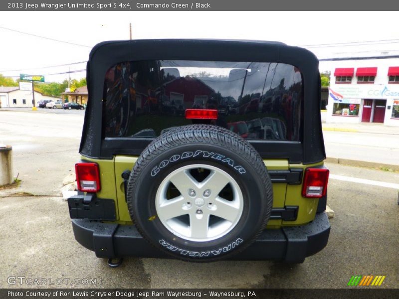 Commando Green / Black 2013 Jeep Wrangler Unlimited Sport S 4x4