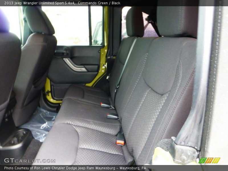 Commando Green / Black 2013 Jeep Wrangler Unlimited Sport S 4x4