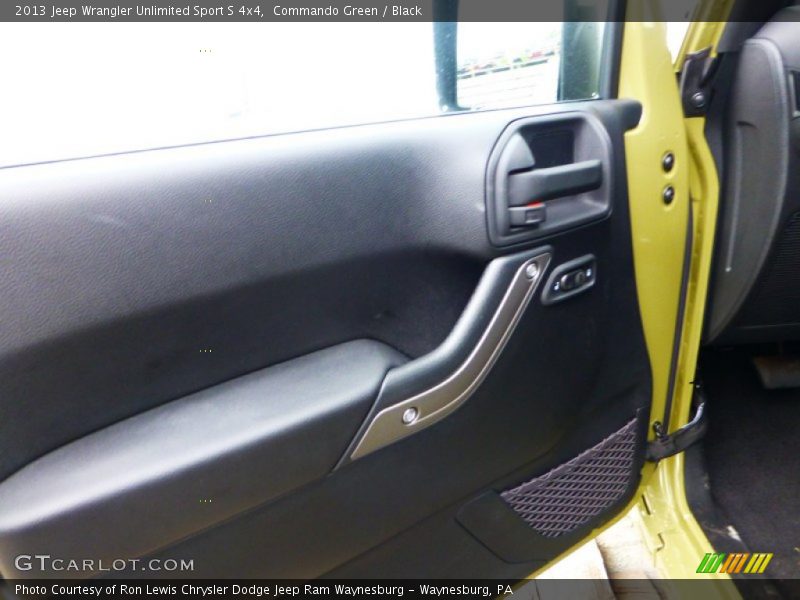 Commando Green / Black 2013 Jeep Wrangler Unlimited Sport S 4x4