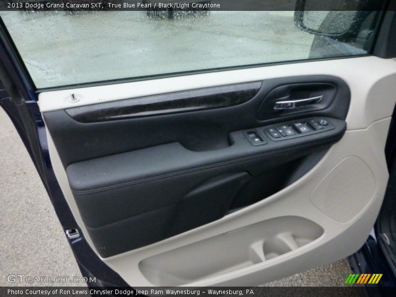 True Blue Pearl / Black/Light Graystone 2013 Dodge Grand Caravan SXT