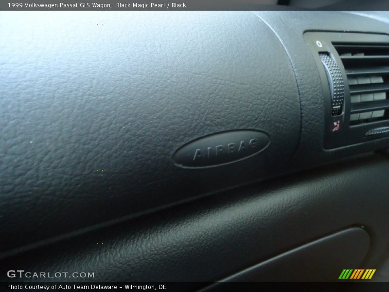 Black Magic Pearl / Black 1999 Volkswagen Passat GLS Wagon