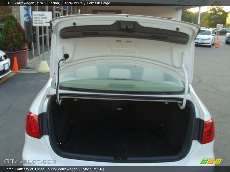 Candy White / Cornsilk Beige 2012 Volkswagen Jetta SE Sedan