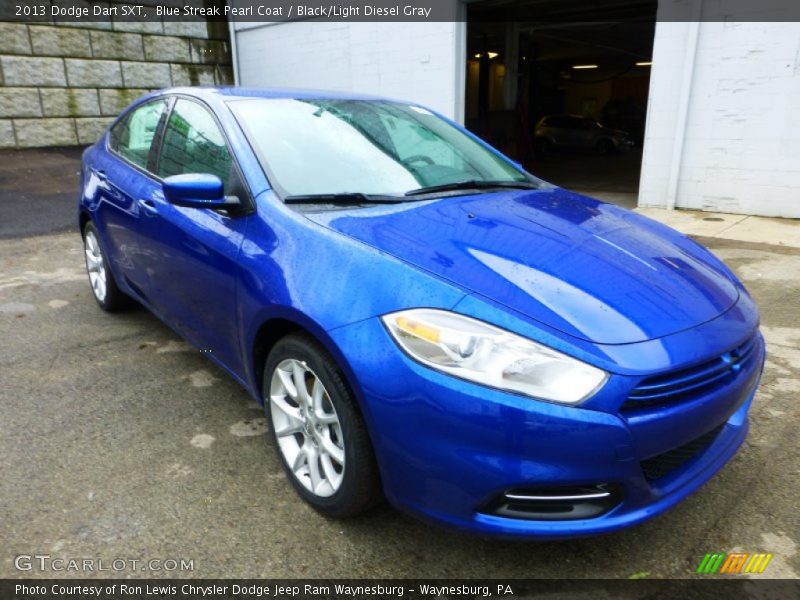 Front 3/4 View of 2013 Dart SXT