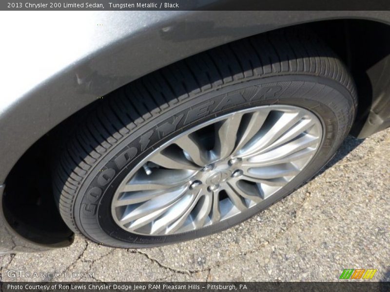 Tungsten Metallic / Black 2013 Chrysler 200 Limited Sedan
