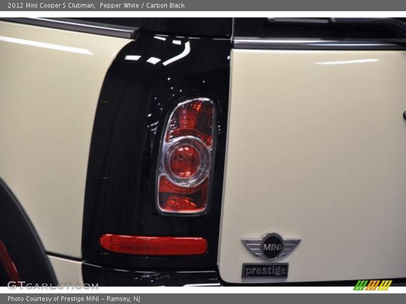 Pepper White / Carbon Black 2012 Mini Cooper S Clubman