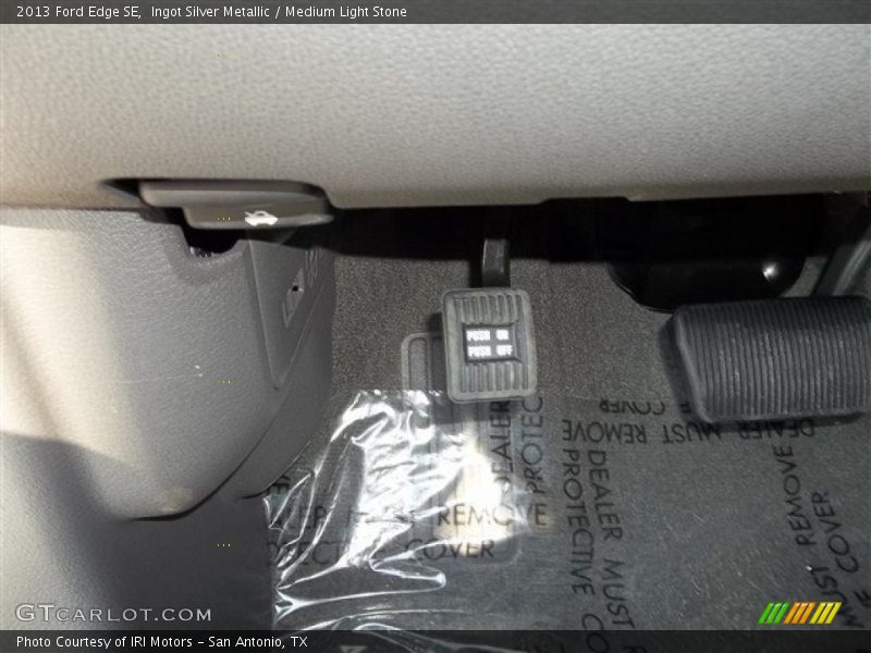 Ingot Silver Metallic / Medium Light Stone 2013 Ford Edge SE