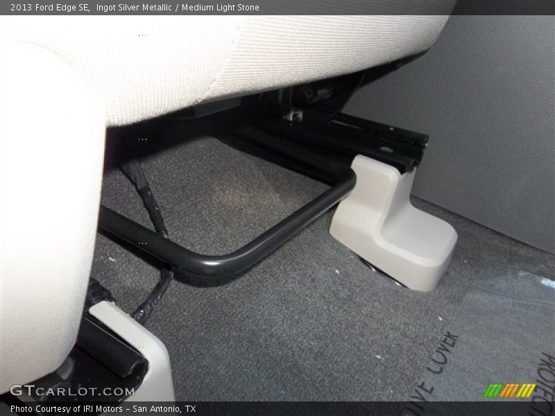Ingot Silver Metallic / Medium Light Stone 2013 Ford Edge SE
