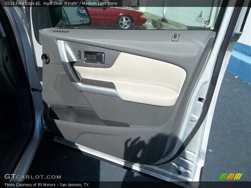 Ingot Silver Metallic / Medium Light Stone 2013 Ford Edge SE