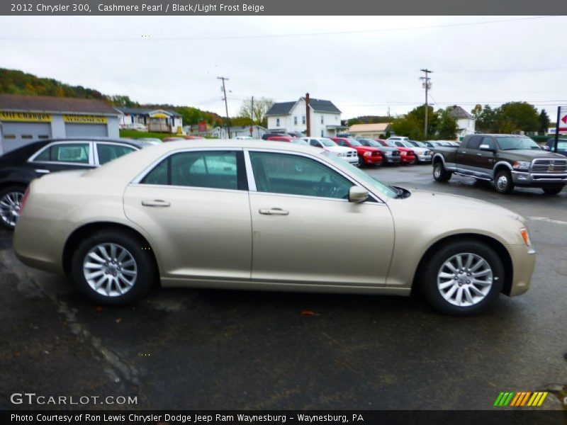 Cashmere Pearl / Black/Light Frost Beige 2012 Chrysler 300