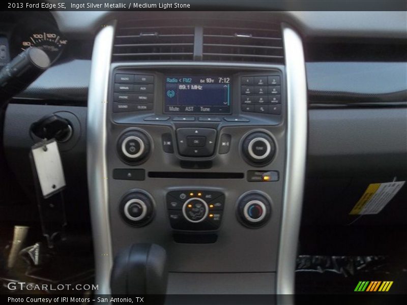 Ingot Silver Metallic / Medium Light Stone 2013 Ford Edge SE