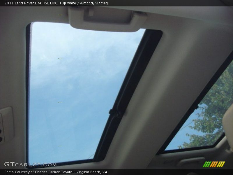 Fuji White / Almond/Nutmeg 2011 Land Rover LR4 HSE LUX