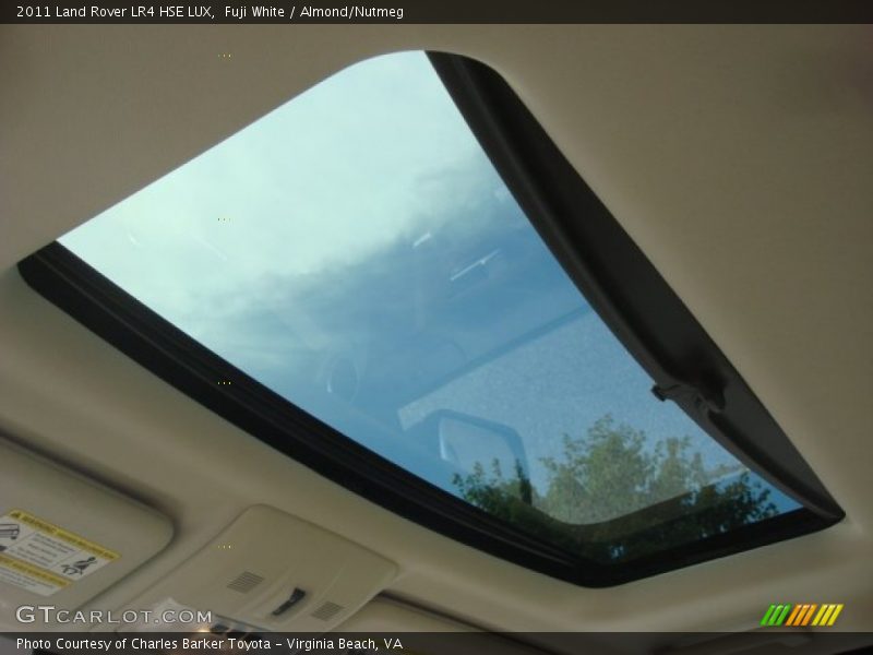 Fuji White / Almond/Nutmeg 2011 Land Rover LR4 HSE LUX