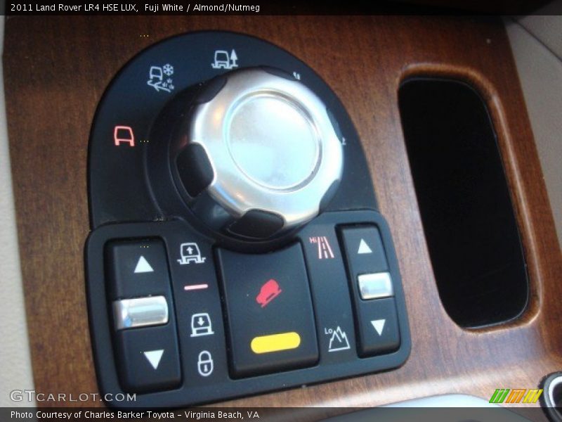 Fuji White / Almond/Nutmeg 2011 Land Rover LR4 HSE LUX