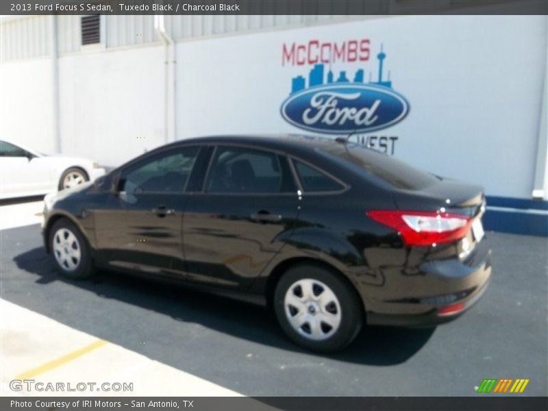 Tuxedo Black / Charcoal Black 2013 Ford Focus S Sedan