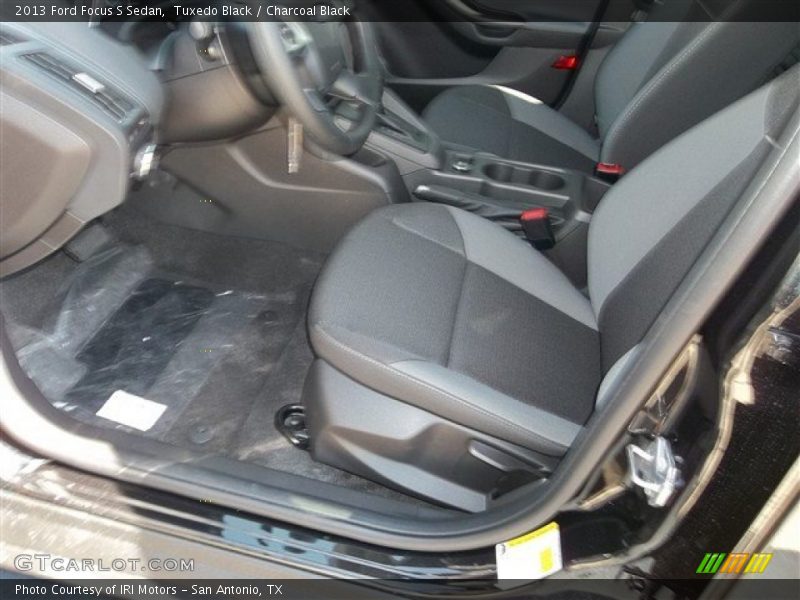 Tuxedo Black / Charcoal Black 2013 Ford Focus S Sedan