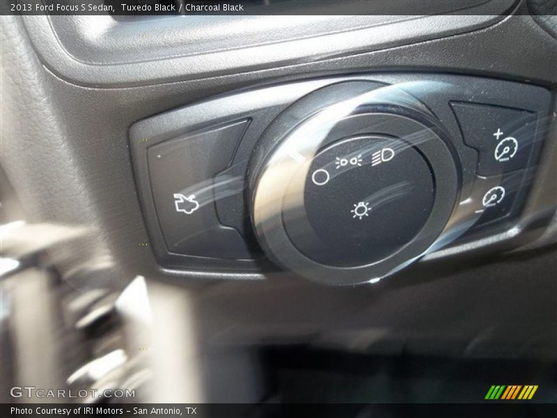 Tuxedo Black / Charcoal Black 2013 Ford Focus S Sedan