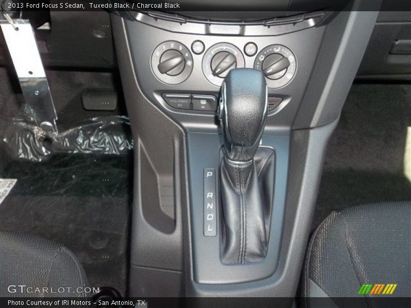 Tuxedo Black / Charcoal Black 2013 Ford Focus S Sedan