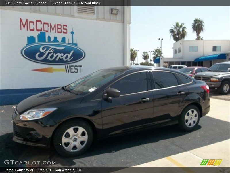 Tuxedo Black / Charcoal Black 2013 Ford Focus S Sedan