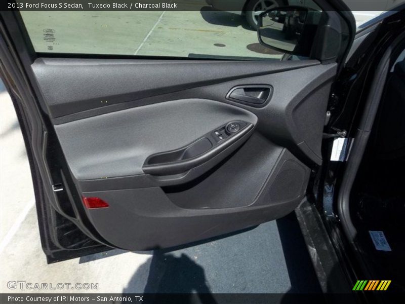 Tuxedo Black / Charcoal Black 2013 Ford Focus S Sedan