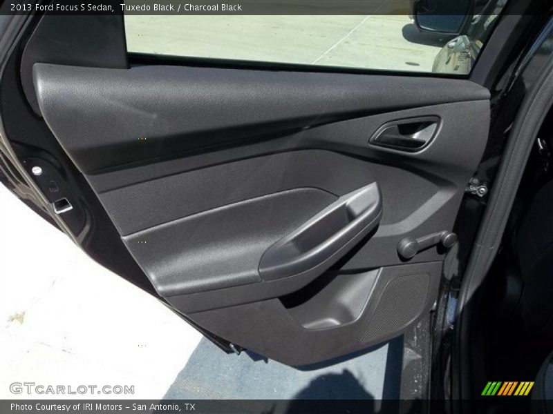 Tuxedo Black / Charcoal Black 2013 Ford Focus S Sedan