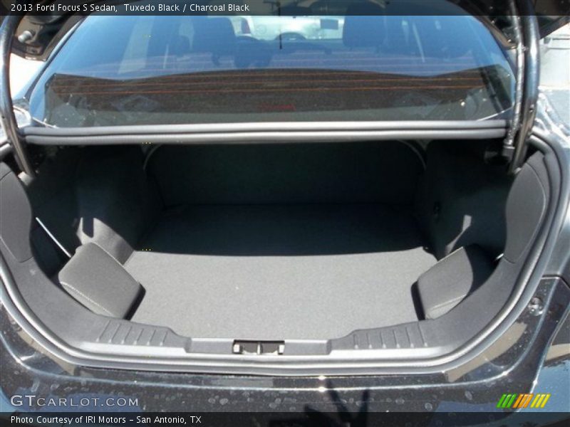 Tuxedo Black / Charcoal Black 2013 Ford Focus S Sedan