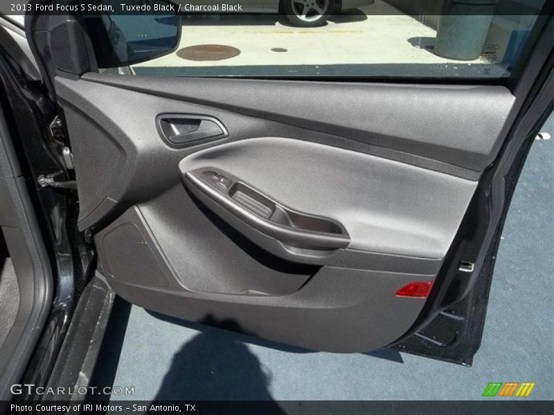 Tuxedo Black / Charcoal Black 2013 Ford Focus S Sedan