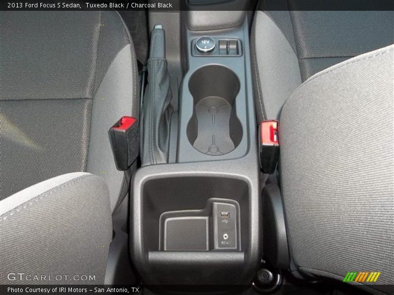 Tuxedo Black / Charcoal Black 2013 Ford Focus S Sedan