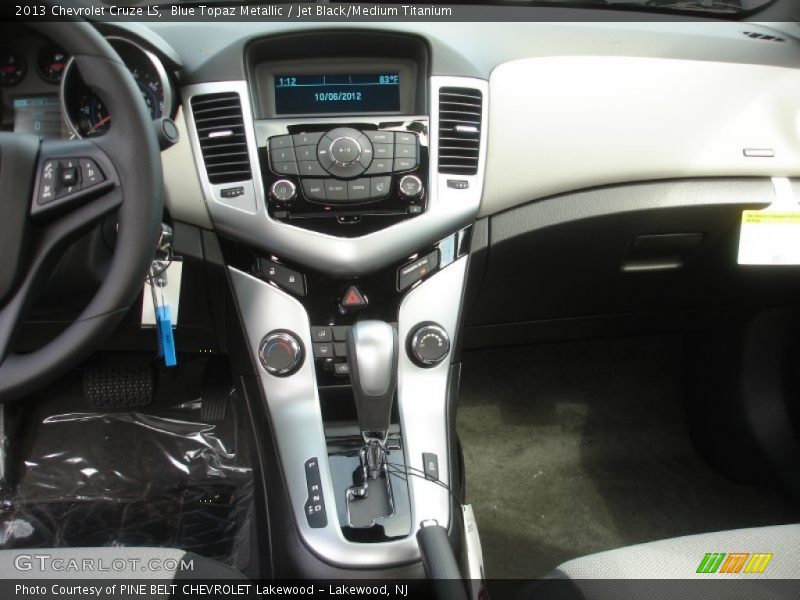 Blue Topaz Metallic / Jet Black/Medium Titanium 2013 Chevrolet Cruze LS