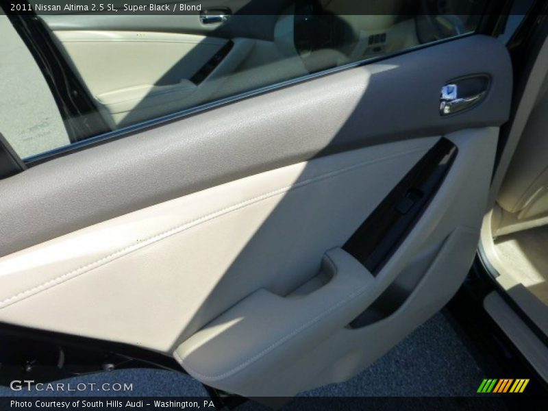 Super Black / Blond 2011 Nissan Altima 2.5 SL