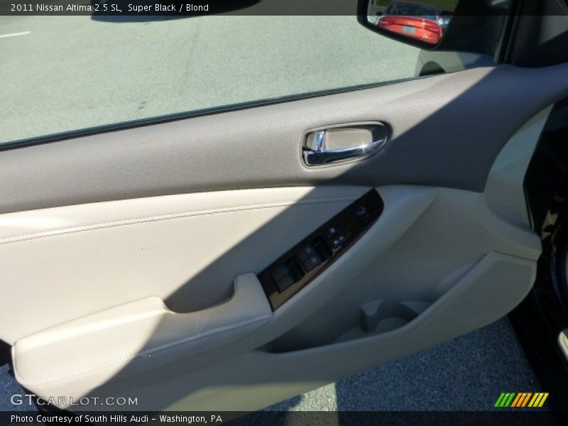 Super Black / Blond 2011 Nissan Altima 2.5 SL