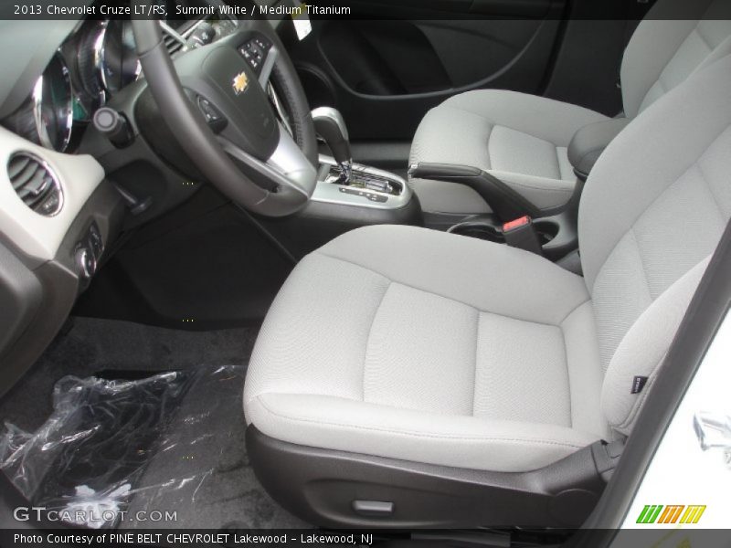 Summit White / Medium Titanium 2013 Chevrolet Cruze LT/RS