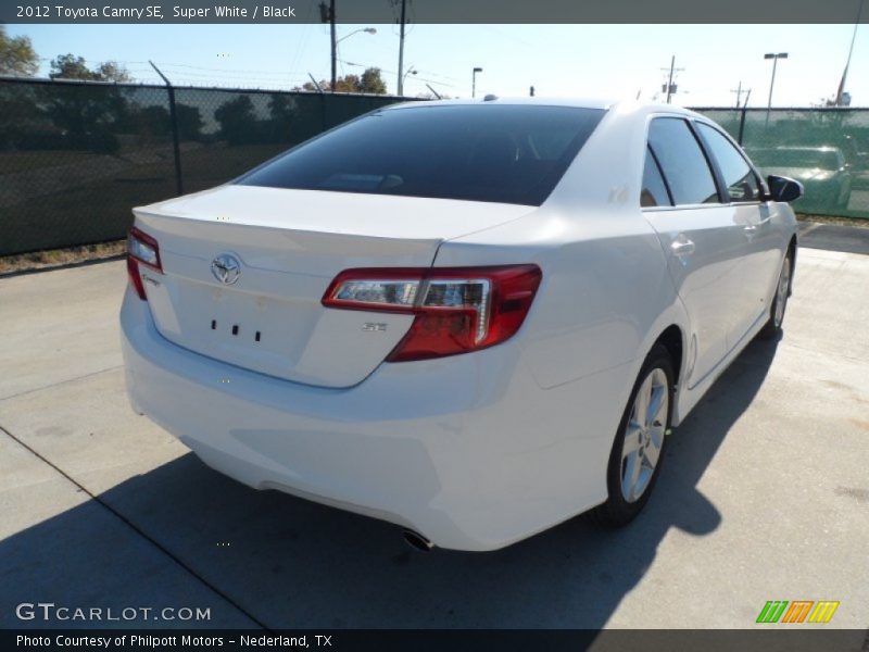 Super White / Black 2012 Toyota Camry SE