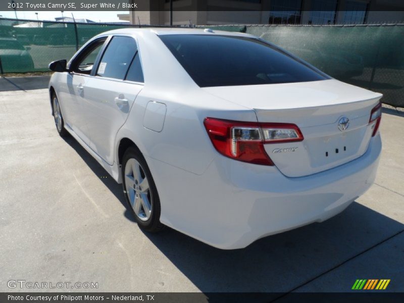 Super White / Black 2012 Toyota Camry SE