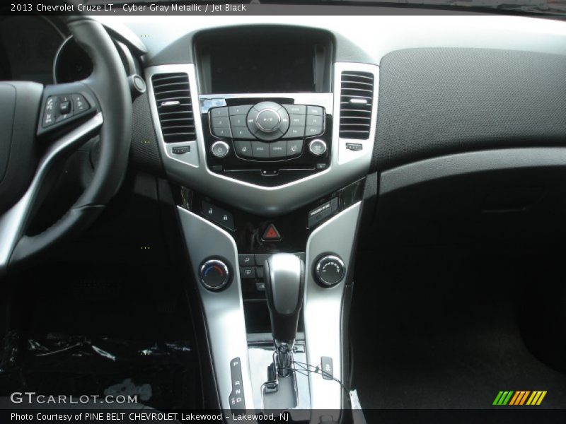 Cyber Gray Metallic / Jet Black 2013 Chevrolet Cruze LT