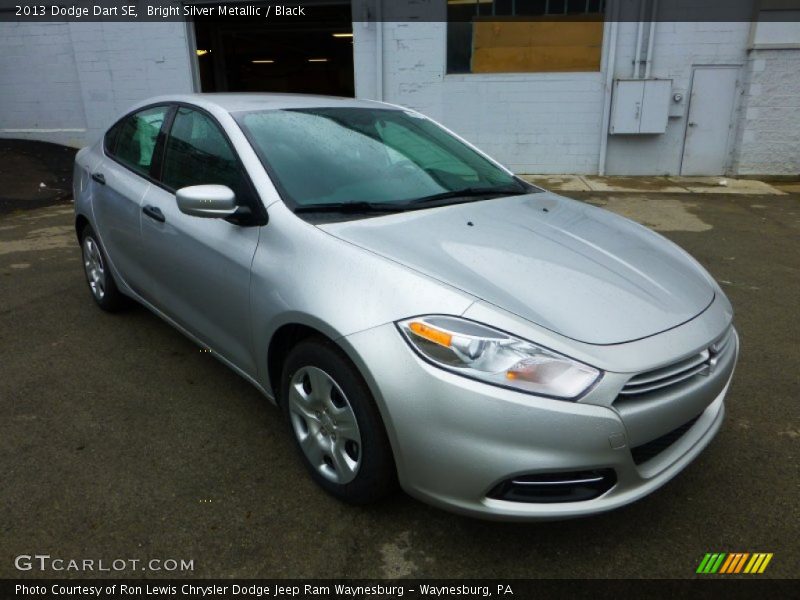 Front 3/4 View of 2013 Dart SE