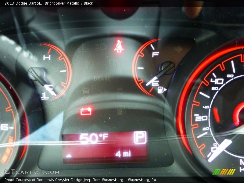 Bright Silver Metallic / Black 2013 Dodge Dart SE