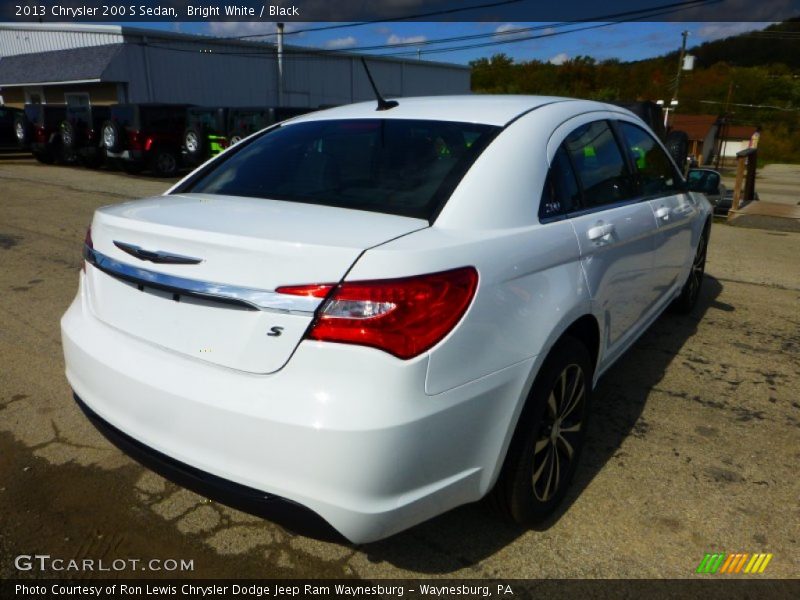 Bright White / Black 2013 Chrysler 200 S Sedan