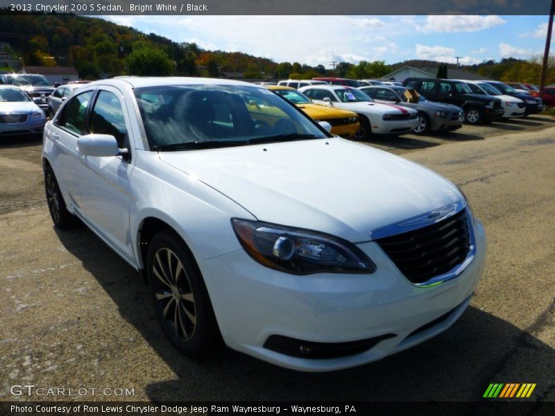 Bright White / Black 2013 Chrysler 200 S Sedan
