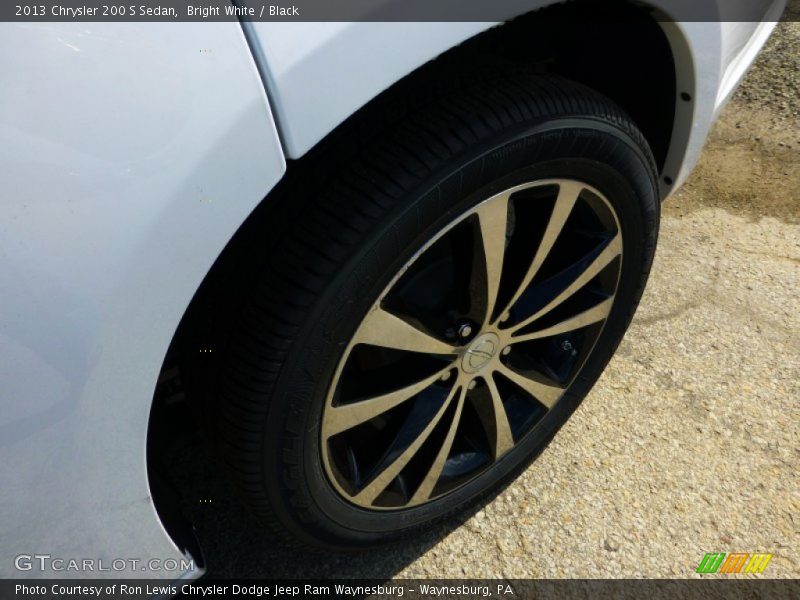 Bright White / Black 2013 Chrysler 200 S Sedan