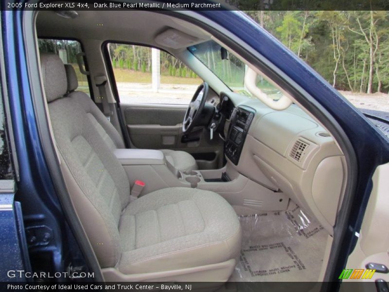 Dark Blue Pearl Metallic / Medium Parchment 2005 Ford Explorer XLS 4x4