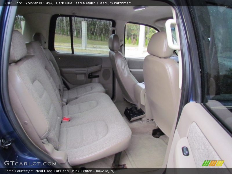 Dark Blue Pearl Metallic / Medium Parchment 2005 Ford Explorer XLS 4x4