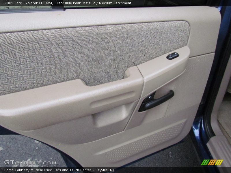 Dark Blue Pearl Metallic / Medium Parchment 2005 Ford Explorer XLS 4x4