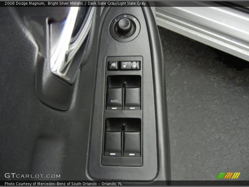 Bright Silver Metallic / Dark Slate Gray/Light Slate Gray 2008 Dodge Magnum