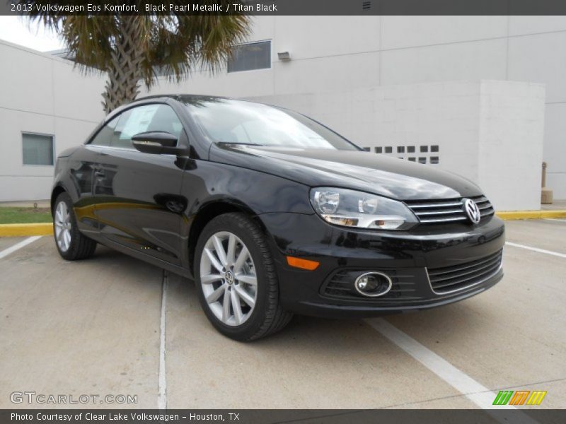 Front 3/4 View of 2013 Eos Komfort