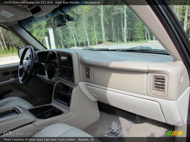 Dark Blue Metallic / Tan/Neutral 2006 Chevrolet Avalanche Z71 4x4