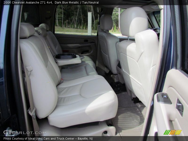 Dark Blue Metallic / Tan/Neutral 2006 Chevrolet Avalanche Z71 4x4