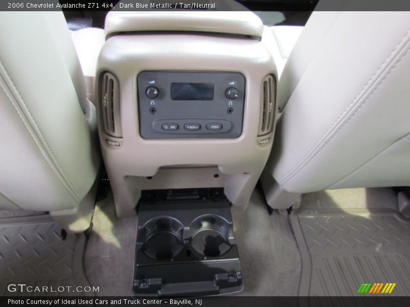Dark Blue Metallic / Tan/Neutral 2006 Chevrolet Avalanche Z71 4x4