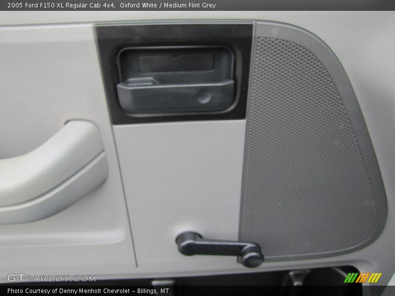 Oxford White / Medium Flint Grey 2005 Ford F150 XL Regular Cab 4x4